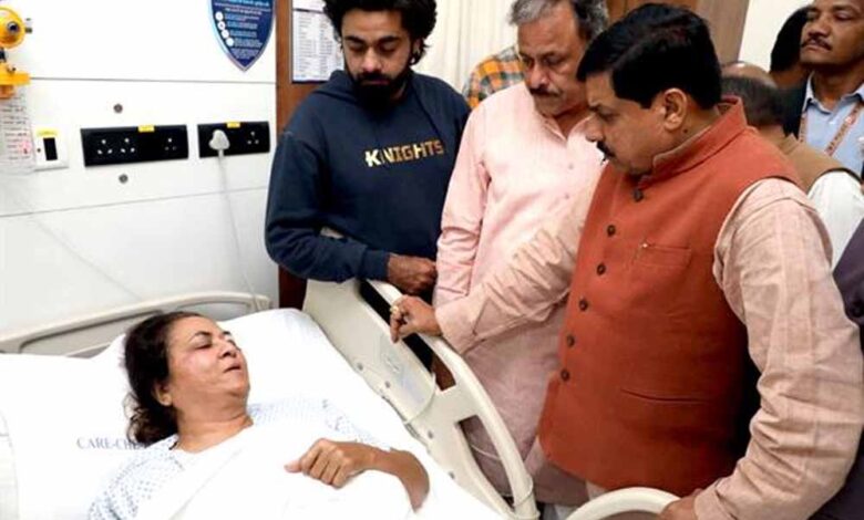 मुख्यमंत्री-डॉ.-यादव-ने-सुचौहान-से-मुलाकात-कर-जाना-स्वास्थ्य-का-हाल