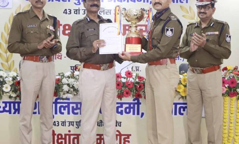 डीजीपी-कैलाश-मकवाणा-के-मुख्‍यआतिथ्‍य-में-उप-पुलिस-अधीक्षकों-का-दीक्षांत-समारोह-आयोजित