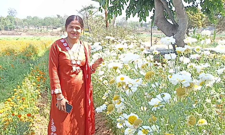 21-साल-की-रत्ना-बनीं-आधुनिक-खेती-की-मिसाल,-नए-तरीकों-से-कमा-रहीं-लाखों-रुपए
