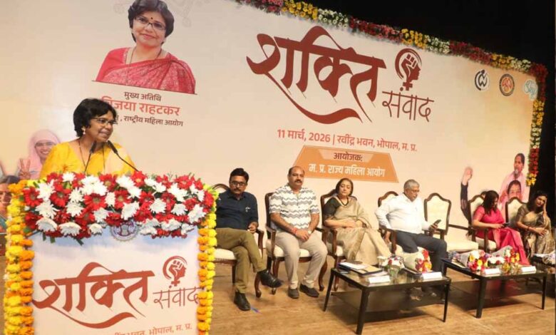 आँगन-से-आसमान-तक-महिलाओं-की-भूमिका-महत्वपूर्ण:-रहाटकर