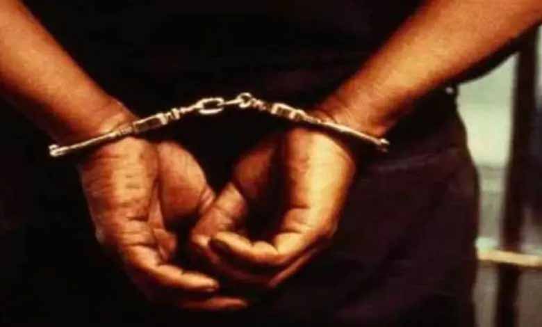 बिलासपुर-में-दबंगई:-पार्किंग-विवाद-में-dg-पवन-देव-के-बेटे-को-मारा-तमाचा,-आरोपी-गिरफ्तार