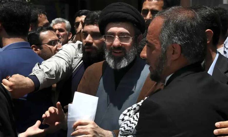 ईरान-में-अमेरिका-की-रणनीति-फेल?-खामेनेई-के-बेटे-की-सत्ता-को-खतरा-नहीं