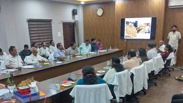 बस्तर-और-सरगुजा-में-औषधीय-पौधों-की-योजनाओं-का-होगा-विस्तार-:-विकास-मरकाम