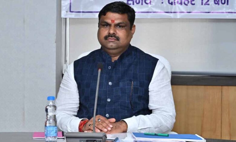 ग्रामोद्योग-विभाग-का-बजट-2026-27-:-कुटीर-उद्योग,-बुनकरों-और-शिल्पियों-के-सशक्तिकरण-पर-सरकार-का-फोकस