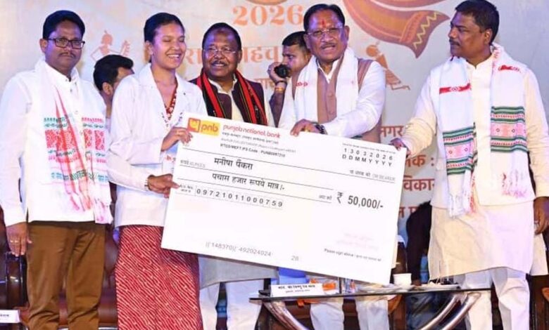 बस्तर-क्षेत्र-में-खुशहाली-और-शांति-बहाल-करने-में-हो-रहे-हैं-कामयाब:-मुख्यमंत्री-विष्णु-देव-साय