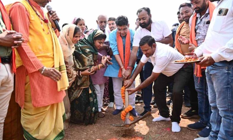 सरकार-आधारभूत-ढांचे-को-मजबूत-करने-लगातार-काम-कर-रही-मंत्री-टंक-राम-वर्मा