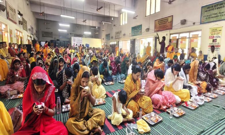 संस्कारवान-पीढ़ी-की-दिशा-में-अनूठी-पहल-:-गायत्री-शक्तिपीठ-भोपाल-में-सामूहिक-पुंसवन-संस्कार-में-उमड़ी-मातृशक्ति