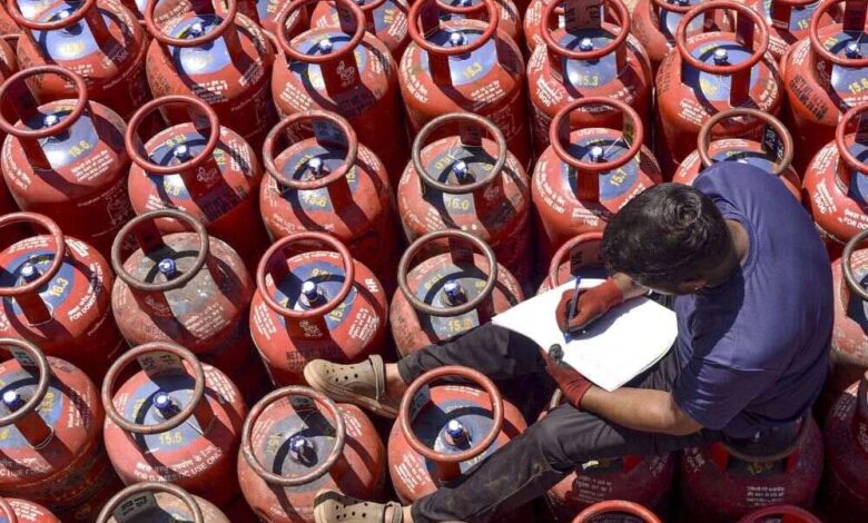 मध्य-प्रदेश-में-lpg-संकट,-गैस-न-मिलने-से-ठंडी-पड़ी-रसोई,-होटल-ढाबे-बंद-होने-की-कगार-पर,-3-दीनदयाल-रसोई-बंद