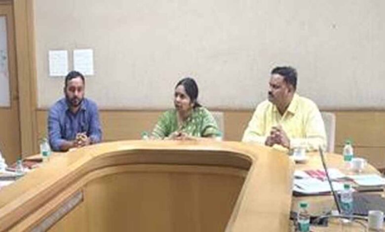 अपर-मुख्य-सचिव-ने-की-पेट्रोलियम-पदार्थों-की-उपलब्धता-की-समीक्षा