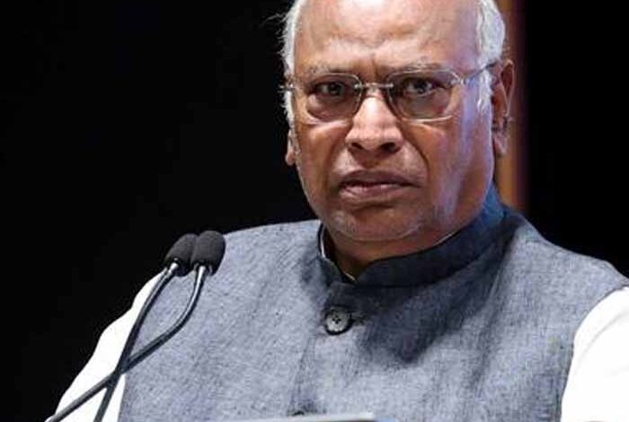 हमसे प्यार, शादी मोदी से…: Mallikarjun Kharge के बयान पर सदन में गूंजे ठहाके, Narendra Modi भी मुस्कुराए