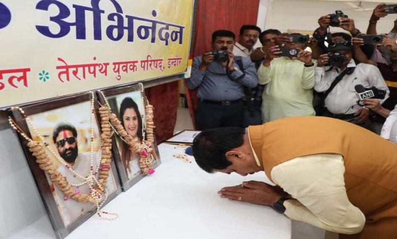 इंदौर-अग्निकांड-में-पीड़ित-परिवार-से-मिले-सीएम-डॉ.-मोहन-यादव,-बोले-हम-आपके-साथ-हैं,-छलका-दर्द