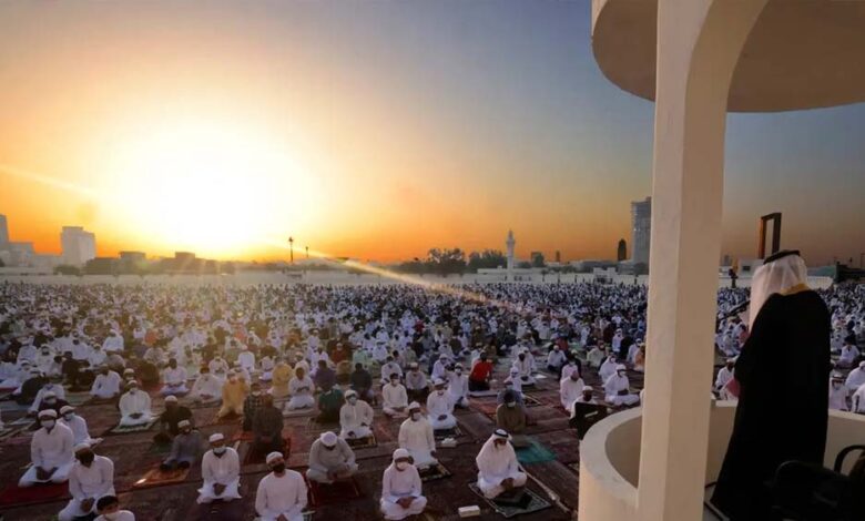 मुस्लिम-देश-ने-खुले-में-नमाज-पढ़ने-पर-लगाई-रोक,-जनता-से-कहा-‘सुरक्षित-रहना-है-तो-मस्जिद-में-करें-इबादत’