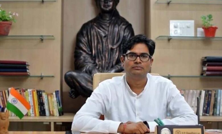 वित्त-मंत्री-ओपी-चौधरी-द्वारा-प्रस्तुत-छत्तीसगढ़-गृह-निर्माण-मंडल-(संशोधन)-विधेयक-2026-विधानसभा-से-पारित