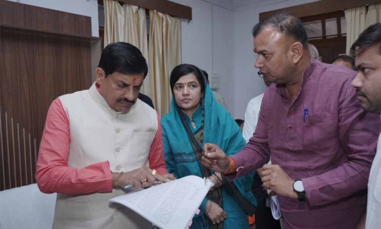 मुख्यमंत्री-डॉ.-यादव-ने-कलेक्टर-सीधी-और-गुना-एसपी-को-हटाने-के-दिये-निर्देश