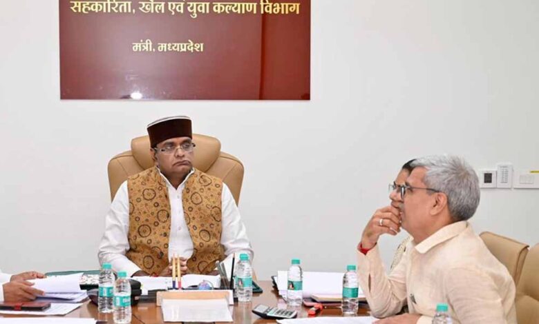 बीज-संघ-हाइब्रिड-बीजों-का-उत्पादन-कर-किसानों-को-बाजार-से-आधी-कीमत-पर-उपलब्ध-कराएगा-:-मंत्री-सारंग