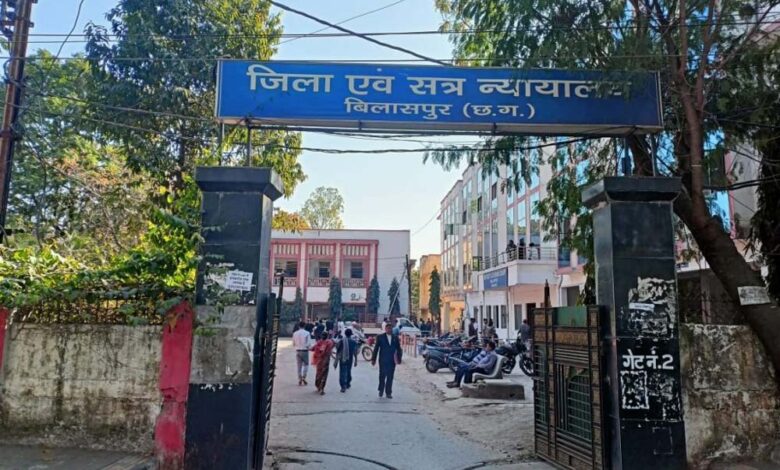 जिला-न्यायालय-को-फिर-बम-से-उड़ाने-की-धमकी,-तीसरी-बार-मेल-से-मचा-हड़कंप