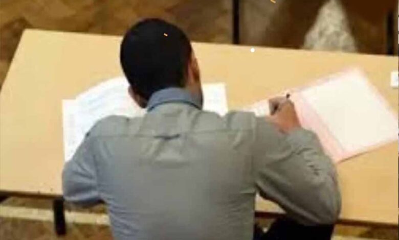 ब्लूटूथ-से-नकल-करते-10-छात्र-पकड़े,-मुंगेली-का-परीक्षा-केंद्र-विश्वविद्यालय-ने-किया-निरस्त