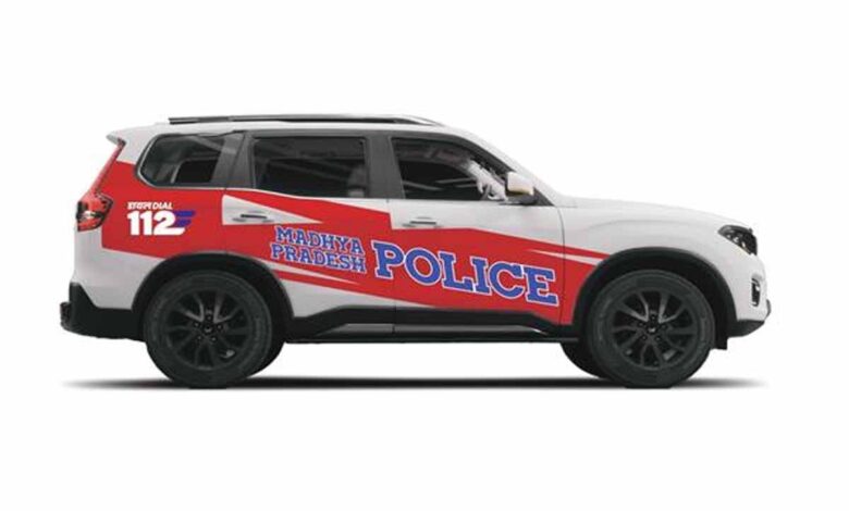 टीकमगढ़-के-डायल-112-हीरोज-:-ट्रैक्टर-बोलेरो-की-टक्कर-में-घायल-20-व्यक्तियों-को-त्वरित-सहायता-से-पहुँचाया-अस्पताल