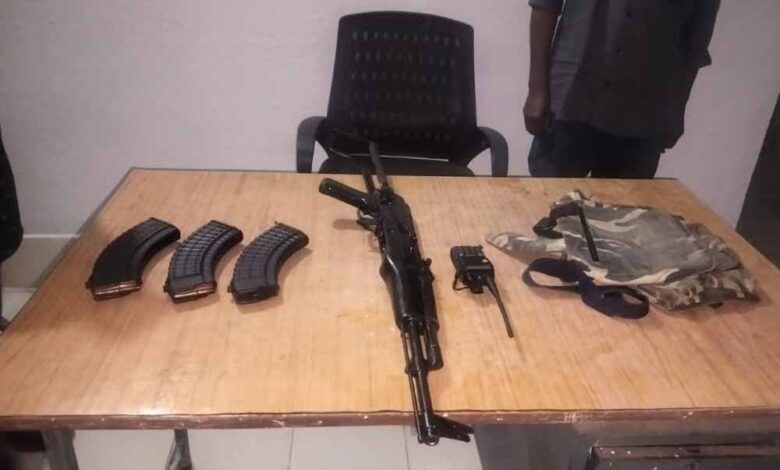 कांकेर-में-नक्सलियों-ने-डाले-हथियार,-ak-47-संग-2-बड़े-इनामी-उग्रवादियों-का-सरेंडर