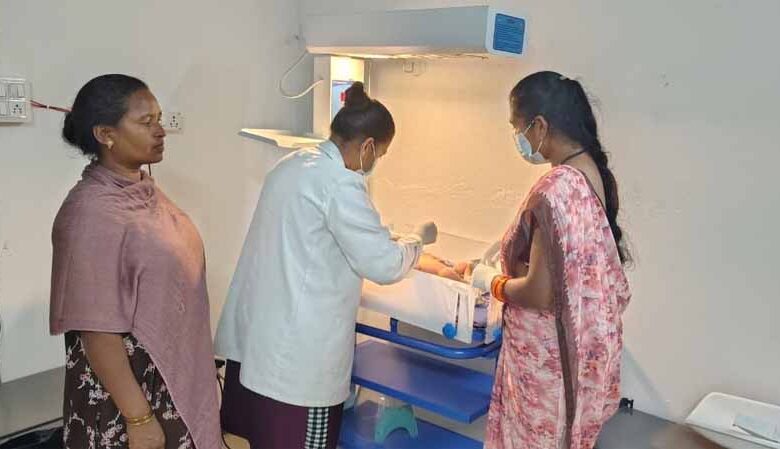 नियद-नेल्लानार-योजना:-बीजापुर-के-पालनार-में-स्वास्थ्य-क्रांति,-‘आयुष्मान-आरोग्य-मंदिर’-से-सुदूर-वनांचल-के-ग्रामीणों-को-मिल-रही-नई-सौगात