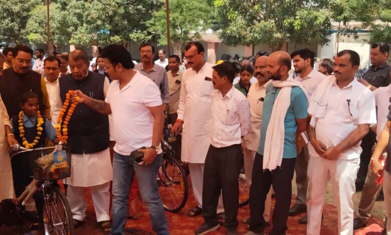 शैक्षणिक-सत्र-के-द्वितीय-दिवस-भी-शासकीय-विद्यालयों-में-‘प्रवेश-उत्सव’-का-हुआ-आयोजन