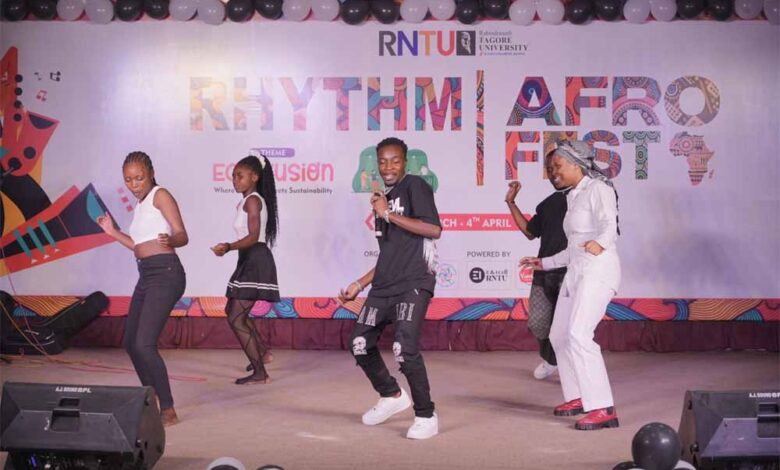 रबीन्द्रनाथ-टैगोर-विश्वविद्यालय-में-‘अफ्रो-फेस्ट’-की-धूम,-लगातार-तीसरे-साल-भव्य-आयोजन
