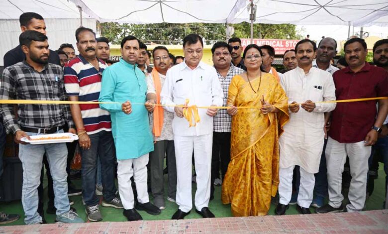 उद्योग मंत्री लखनलाल देवांगन ने रजत जयंती उद्यान को जनसेवा में किया समर्पित