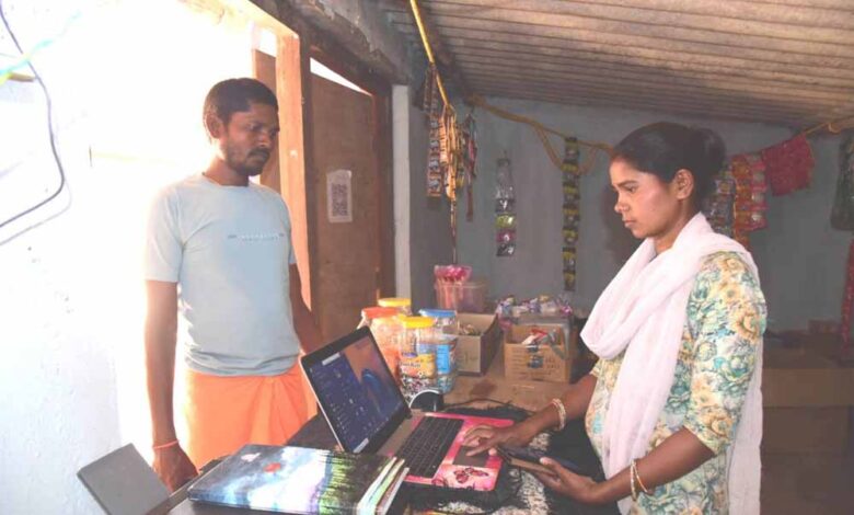 दूरस्थ-गांवों-तक-बैंकिंग-सुविधाएं-पहुंचाकर-बदलाव-ला-रही-हैं-रिंगो-कश्यप