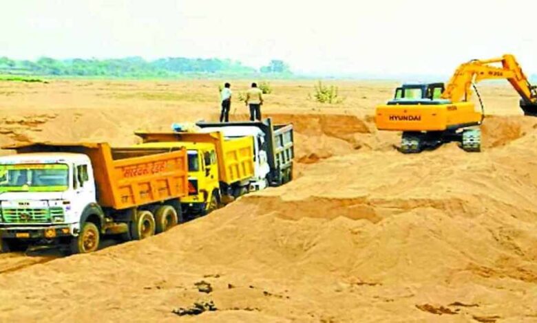 रेत-वसूली-पर-सख्ती:-ग्राम-विकास-समिति-के-पदाधिकारियों-पर-fir-की-तैयारी