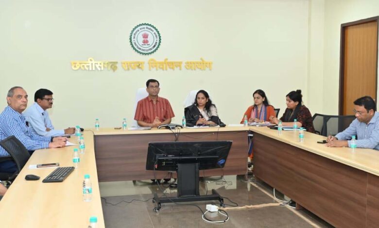 रायपुर-:-आगामी-मई-जून-माह-में-संभावित-स्थानीय-निकायो-के-आम/उप-चुनाव-के-दृष्टिगत-मतदाता-सूची-पुनरीक्षण-की-तैयारियां-तेज