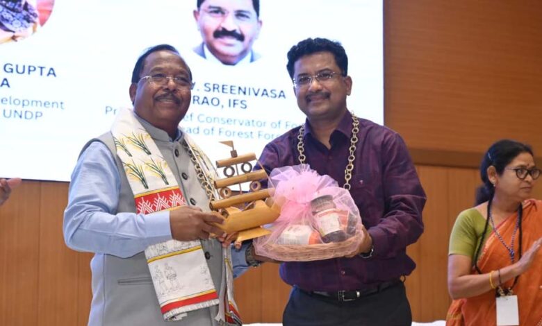 रायपुर : प्रकृति में जनजातीयों की अटूट आस्था, देवी-देवताओं के वास से जल जंगल का हो रहा संरक्षण व संवर्धन: मंत्री रामविचार नेताम