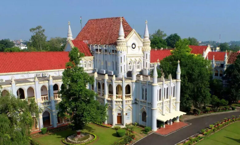 नर्सिंग-ऑफिसर-भर्ती-में-100%-महिला-आरक्षण-पर-आदेश,-पुरुष-अभ्यर्थियों-को-भी-प्रक्रिया-में-शामिल-करने-के-निर्देश