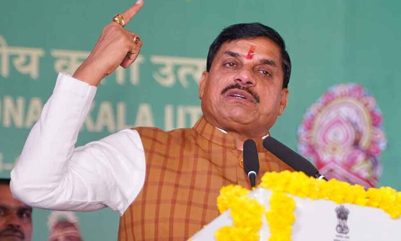 pm-मोदी-पर-खड़गे-की-विवादित-टिप्पणी-पर-सीएम-मोहन-की-तीखी-प्रतिक्रिया,-कांग्रेस-अध्यक्ष-से-माफी-की-मांग