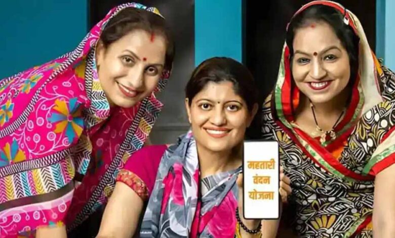 bastar-में-महतारी-वंदन-योजना-के-लिए-kyc-अनिवार्य,-अपडेट-कराने-उमड़ी-महिलाओं-की-भीड़