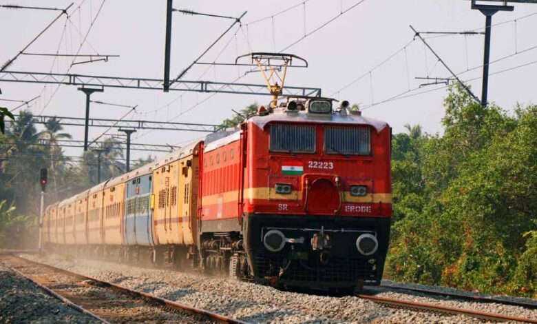 भोपाल-से-गुजरने-वाली-24-ट्रेनों-को-किया-डायवर्ट,-30-अप्रैल-तक-बढ़ी-यात्रियों-की-मुश्किलें