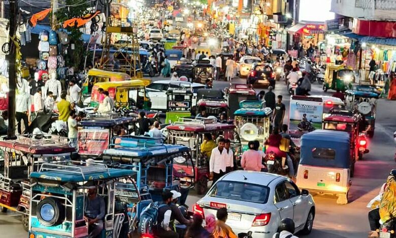 इंदौर-में-ट्रैफिक-समस्या-का-समाधान,-प्रशासन-का-कदम-–-अब-ई-रिक्शा-पर-लगेंगे-रंग-बिरंगे-स्टीकर-और-तय-होंगे-रूट