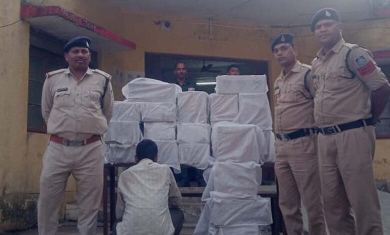 बिना-नंबर-की-बोलेरो-में-19-पेटी-अंग्रेजी-शराब-जब्त,-सनेह-उर्फ-शनि-सिंह-गिरफ्तार—एक-आरोपी-फरार