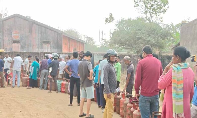 vidisha-में-चौंकाने-वाली-ठगी,-सिलिंडर-में-गैस-की-जगह-निकला-पानी