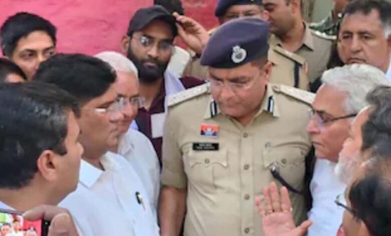 पूर्व CM का महिला IAS अधिकारी के साथ वायरल वीडियो, कांग्रेस ने SP ऑफिस किया घेराव