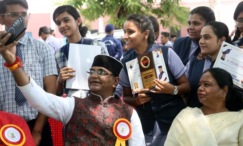 सम्मान-से-मिलता-है-प्रोत्साहन-:-मंत्री-सारंग