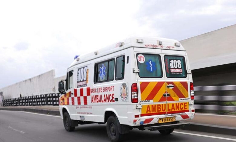 दूरस्थ-बिनागुंडा-गांव-से-मरीज-को-कठिन-हालात-में-पहुंचाया-गया-अस्पताल