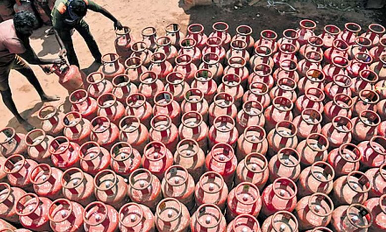 आज-से-lpg-के-3-बड़े-नियम-बदले:-डबल-गैस-बंद,-otp-बेस्ड-डिलीवरी-लागू