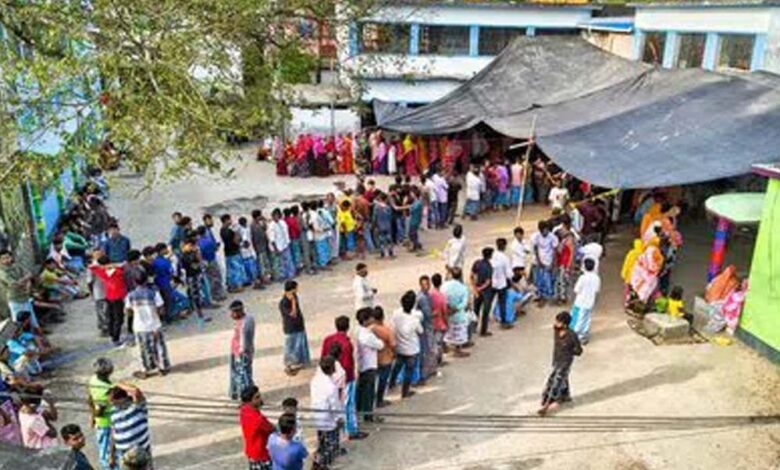 बंगाल-के-15-मतदान-केंद्रों-पर-री-पोलिंग,-9-बजे-तक-16.23%-वोटिंग