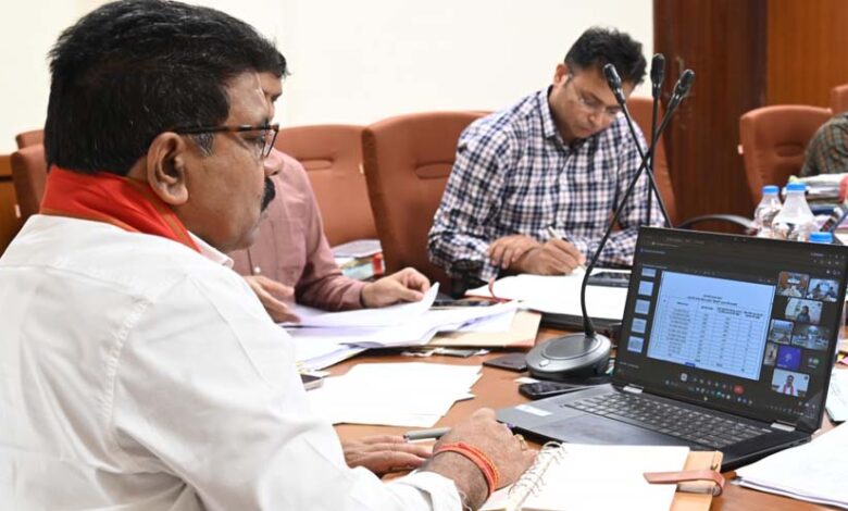 रायपुर-:-उप-मुख्यमंत्री-विजय-शर्मा-ने-की-सुशासन-तिहार-की-तैयारियों-की-समीक्षा