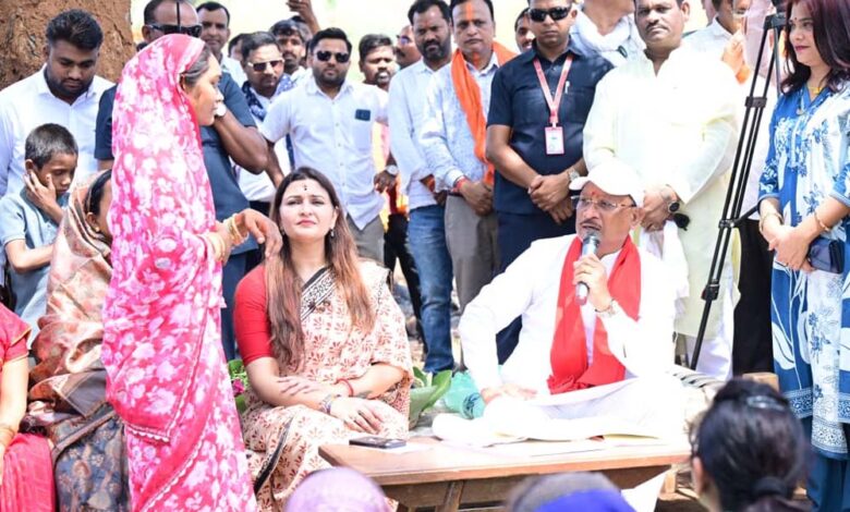 संवाद-से-समाधान:-कमराखोल-में-मुख्यमंत्री-ने-दूर-की-बिजली-बिल-की-चिंता
