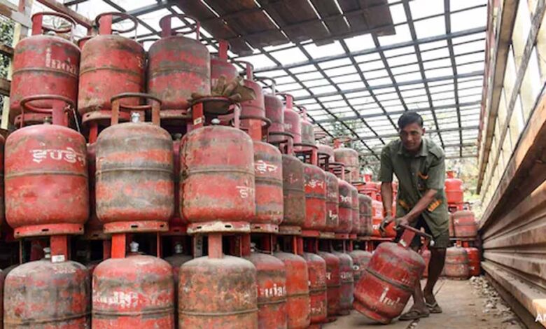 सरकार-ने-लागू-किया-lpg-का-नया-नियम,-नहीं-माने-तो-कट-सकता-है-गैस-कनेक्शन;-उपभोक्ताओं-को-तुरंत-करना-होगा-ये-काम
