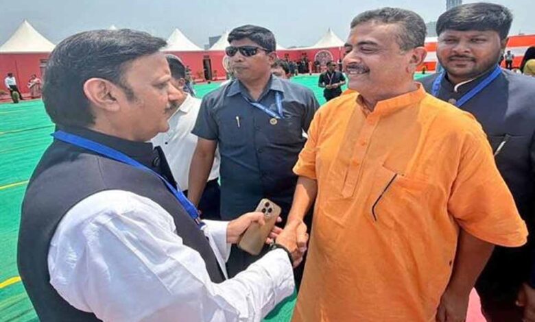 प-मुख्यमंत्री-शुक्ल-ने-पश्चिम-बंगाल-के-नवनिर्वाचित-मुख्यमंत्री-सुवेंदु-अधिकारी-को-दी-बधाई