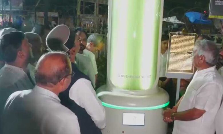 भोपाल-में-लगी-‘एल्गी-ट्री’,-25-पेड़ों-जैसी-co₂-अवशोषण-क्षमता