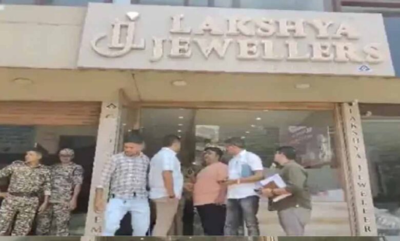 रायपुर-के-लक्ष्य-ज्वेलर्स-में-1-करोड़-की-चोरी,-देर-रात-चोर-ले-गए-सोने-चांदी-के-जेवर