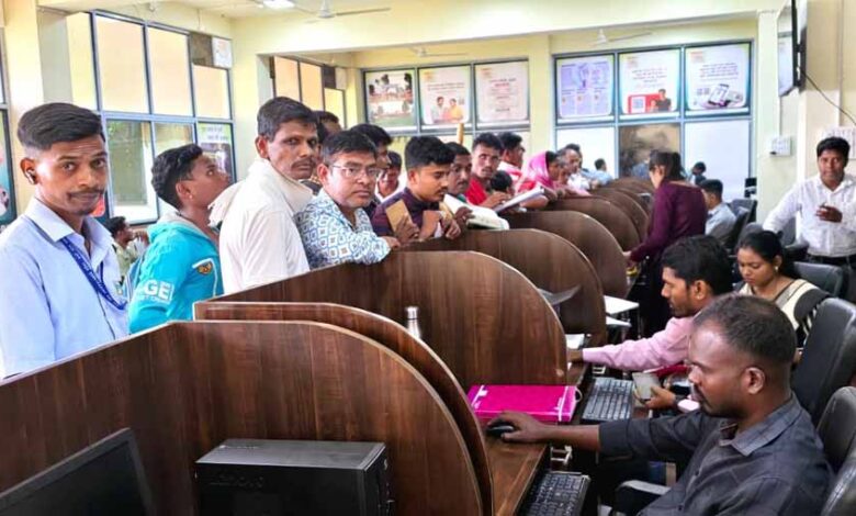 दफ्तरों-की-भागदौड़-पर-लगा-ब्रेक,-सिंगल-विंडो-ने-कम-की-दूरी